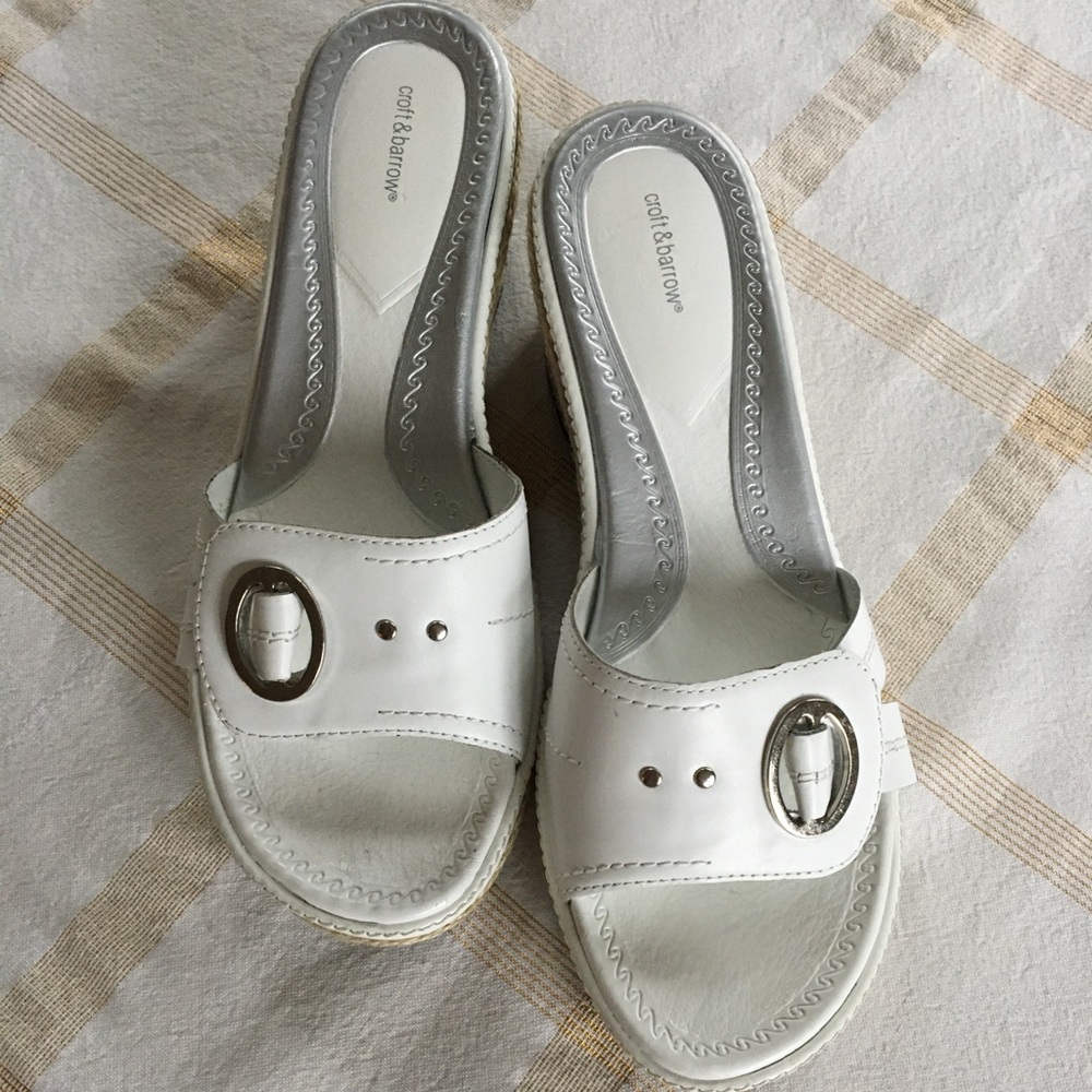 🎁2/$12 NWOT 7 1/2M LEATHER SANDALS BY CROFT & BARROW - Picture 2 of 9